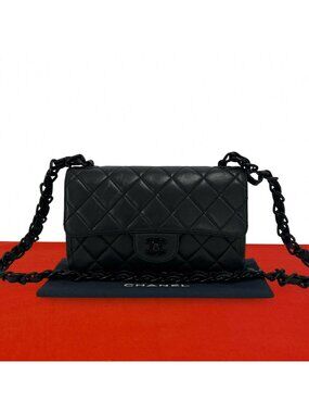 Chanel And No 5 Vintage Quilted CC Logo Lambskin Chain Shoulder Bag Black